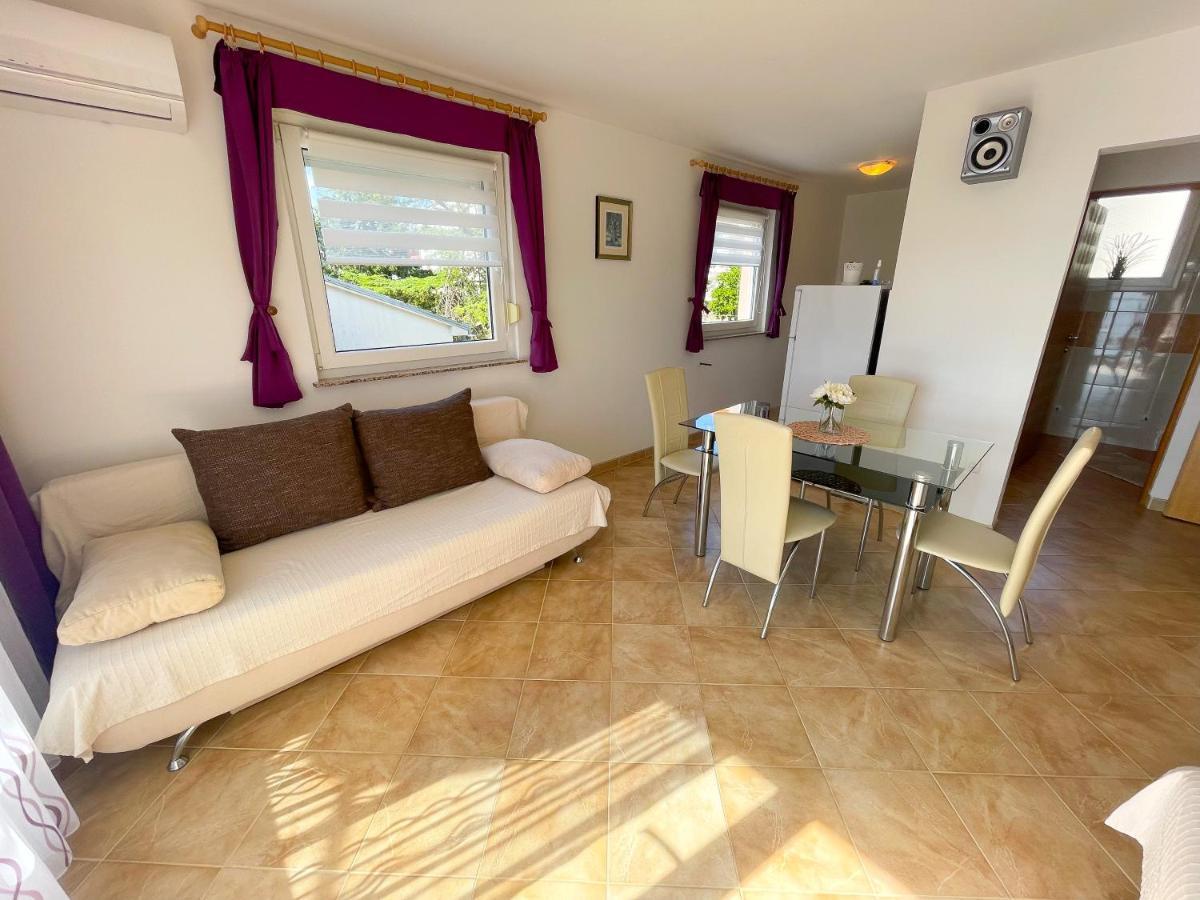 Apartment Nika 2 Dramalj Kültér fotó